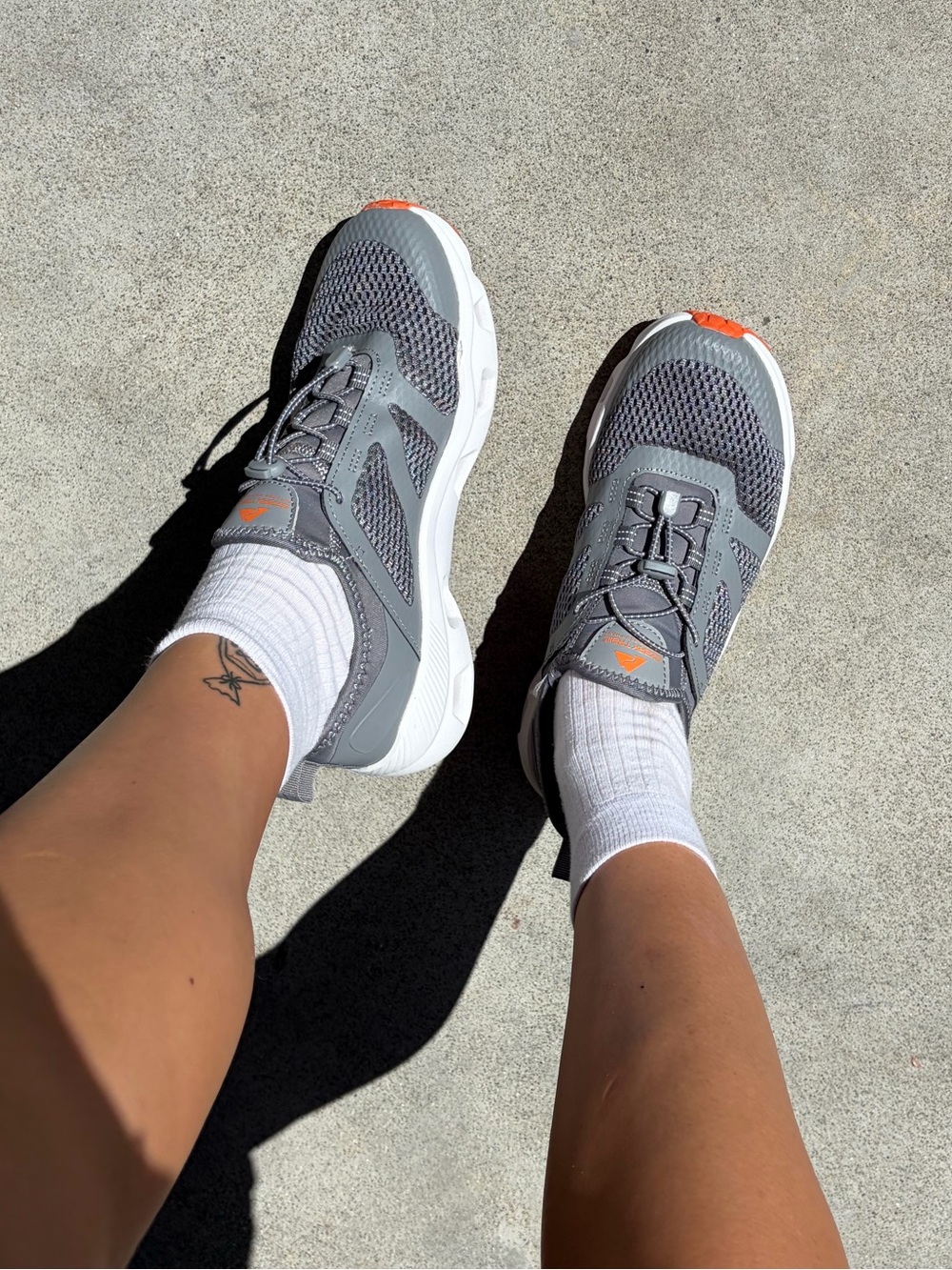 WALKING SHOES